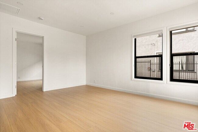 Building Photo - 1614 Hauser Blvd