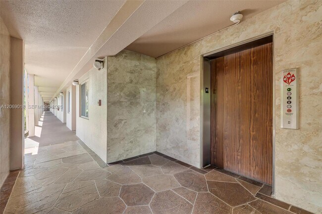 Foto del edificio - 12651 SW 16th Ct