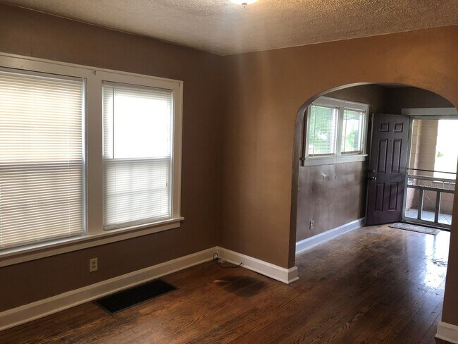 Building Photo - 916 16th St NW