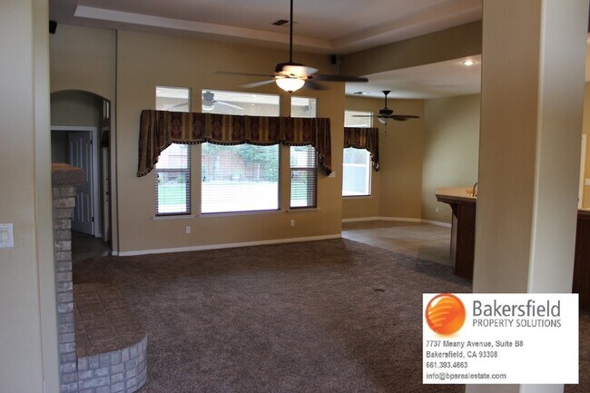 Building Photo - 4115 Rock Lake Dr