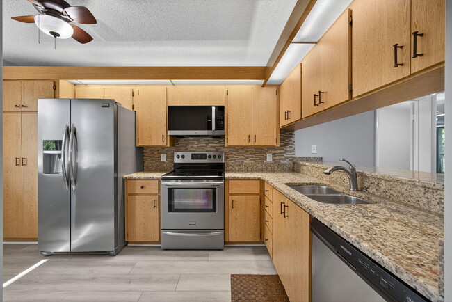 Foto del edificio - 2581 Village Blvd