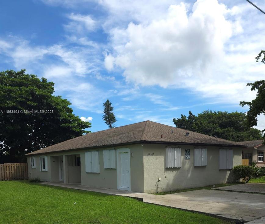 3 bedroom in Miami FL 33142 - 3 bedroom in Miami FL 33142