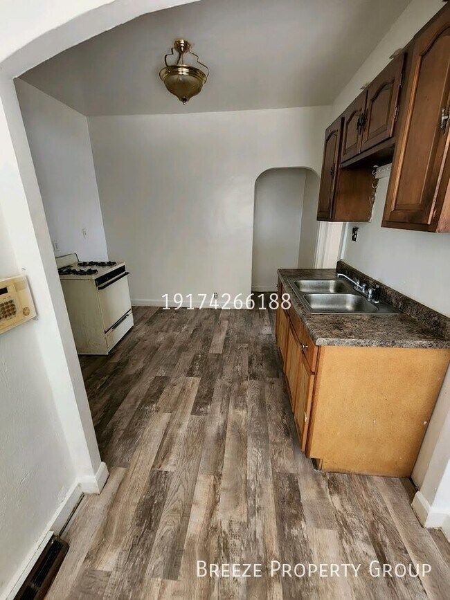 Foto del edificio - 713 Orchard St