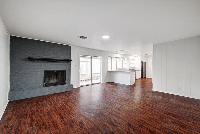 Building Photo - 6108 Cherrylawn Cir