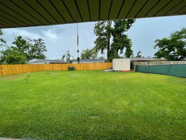 Building Photo - Beautiful house for rent in quiet neighbor...