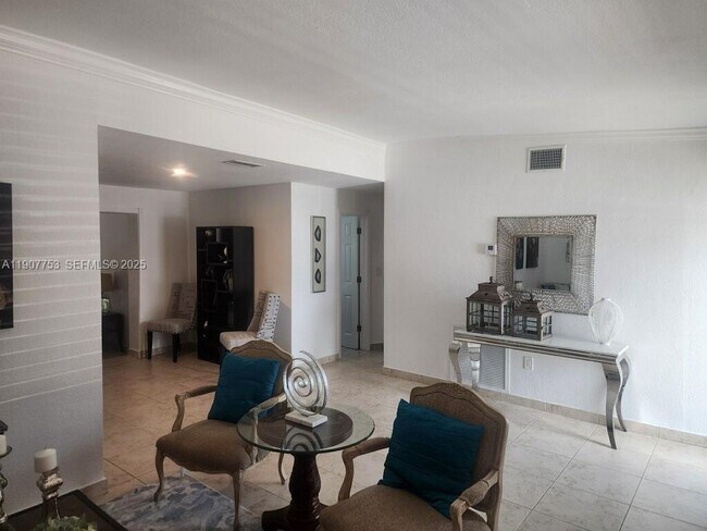 Foto del edificio - 3221 SW 93rd Pl