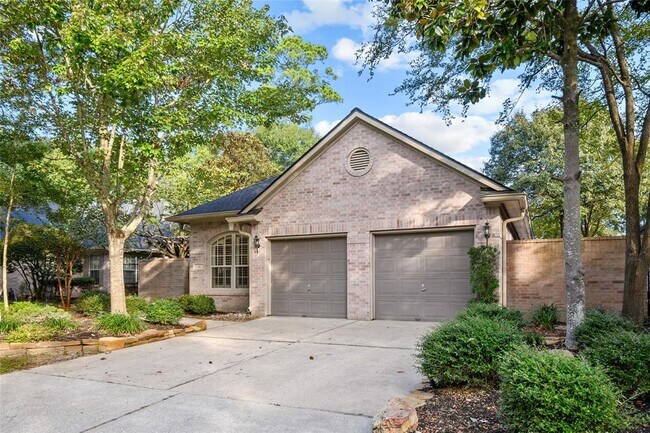 Building Photo - 30 E Honey Grove Pl