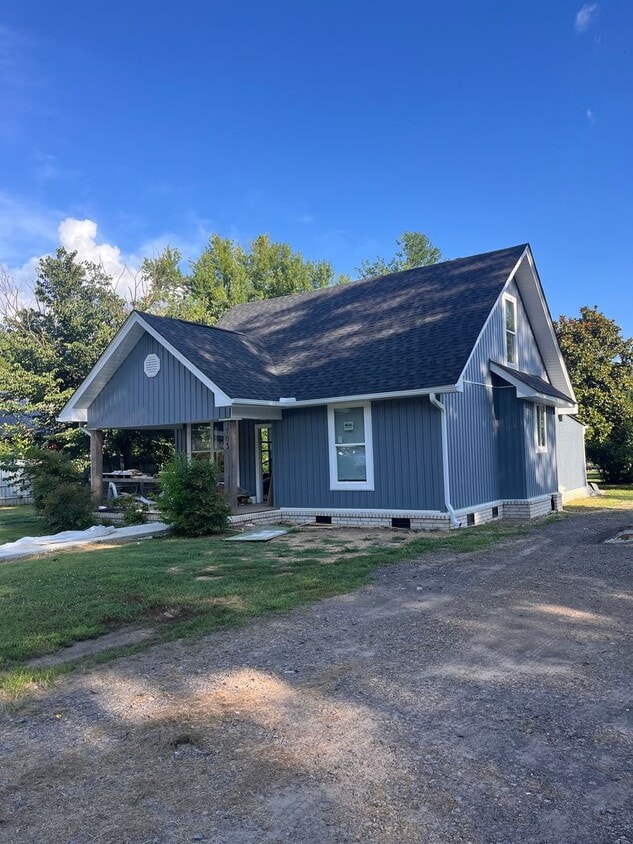 Primary Photo - Welcome to this stunning new construction ...