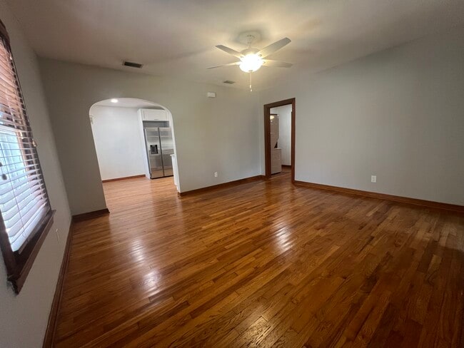 Sala de estar - 3880 Walsh St