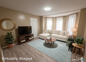 Building Photo - 63 Seyms St