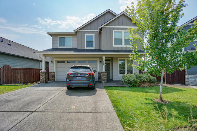 Building Photo - BEAUTIFUL HOME IN WEST ORCHARDS