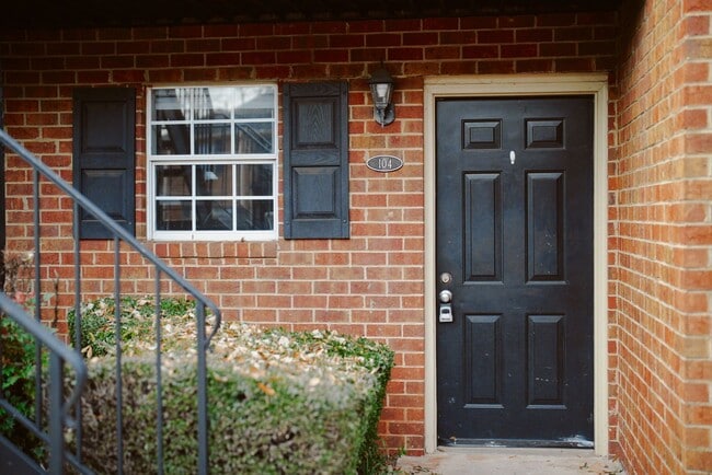 Building Photo - Spacious Ground-Floor 2BR Apartment for Rent Near UGA — Winfield Chase, Athens
