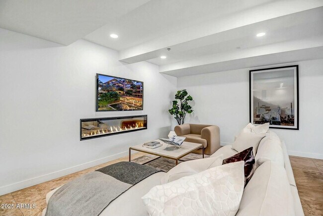 Foto del edificio - 7121 E Rancho Vista Dr
