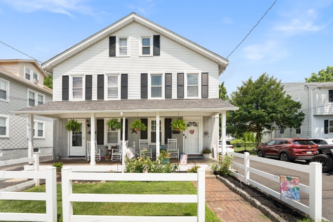 Photo - 15 Jones Ave Townhome