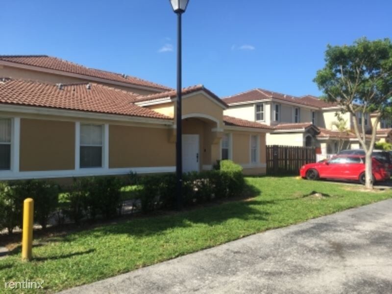 Primary Photo - 3 br, 2 bath Townhome - 4843 sw 166 ct