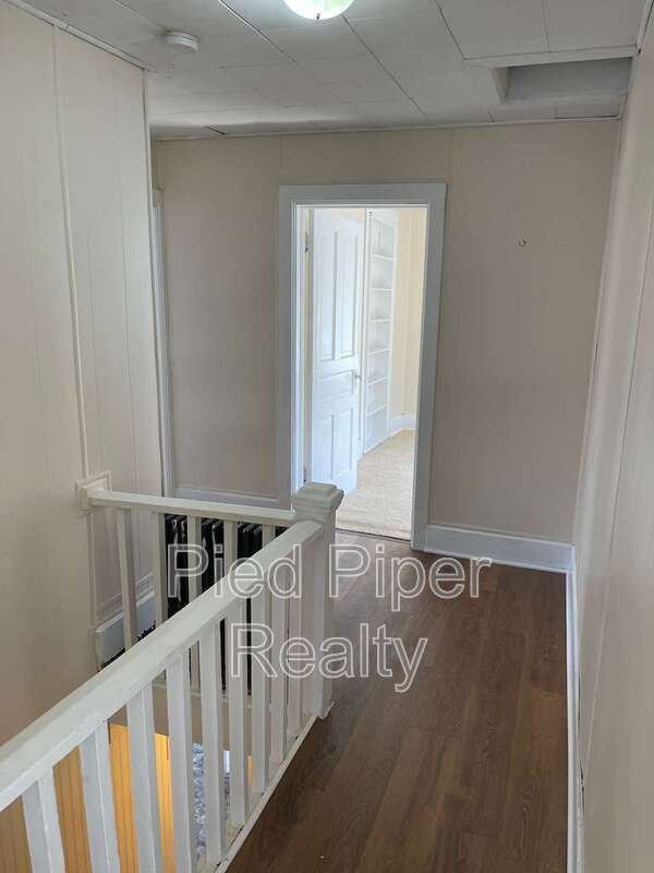 Foto del edificio - 320 W Clark St