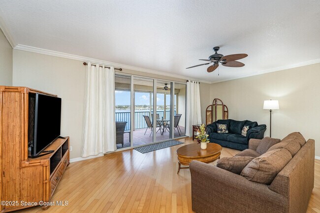 Foto del edificio - 100 Riverside Dr
