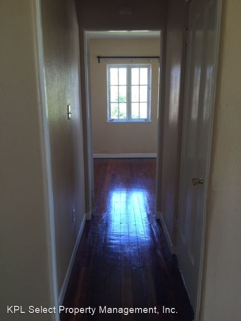 Building Photo - 553 Cedar Ave