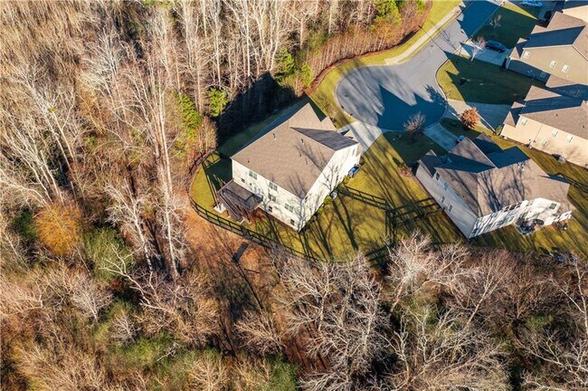 Foto del edificio - 5875 Chestnut Dr