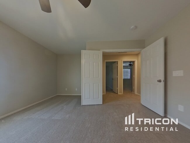 Foto del edificio - 23966 W Hadley St