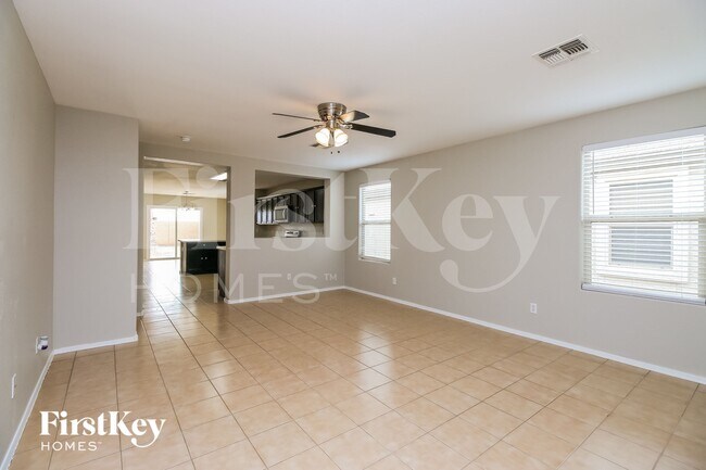 Foto del edificio - 941 E Leslie Ave