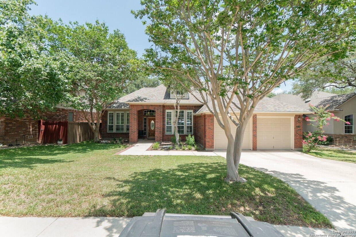 4 br, 2 bath House 18718 Rogers Lake House for Rent in San Antonio, TX