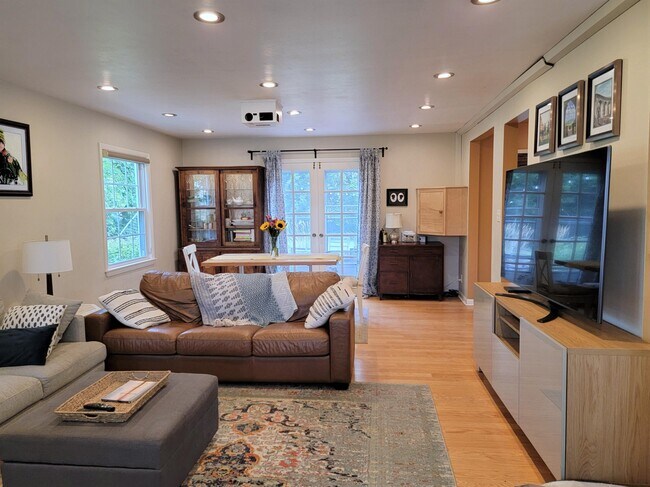 Foto del edificio - 16840 Fairview Ct