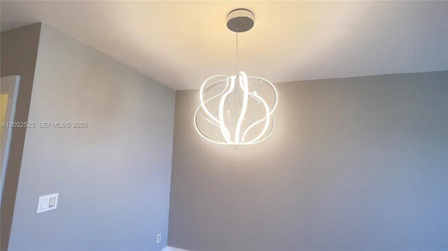 Foto del edificio - 200 S Birch Rd