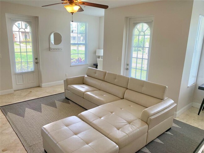 Foto del edificio - 832 Bay St NE