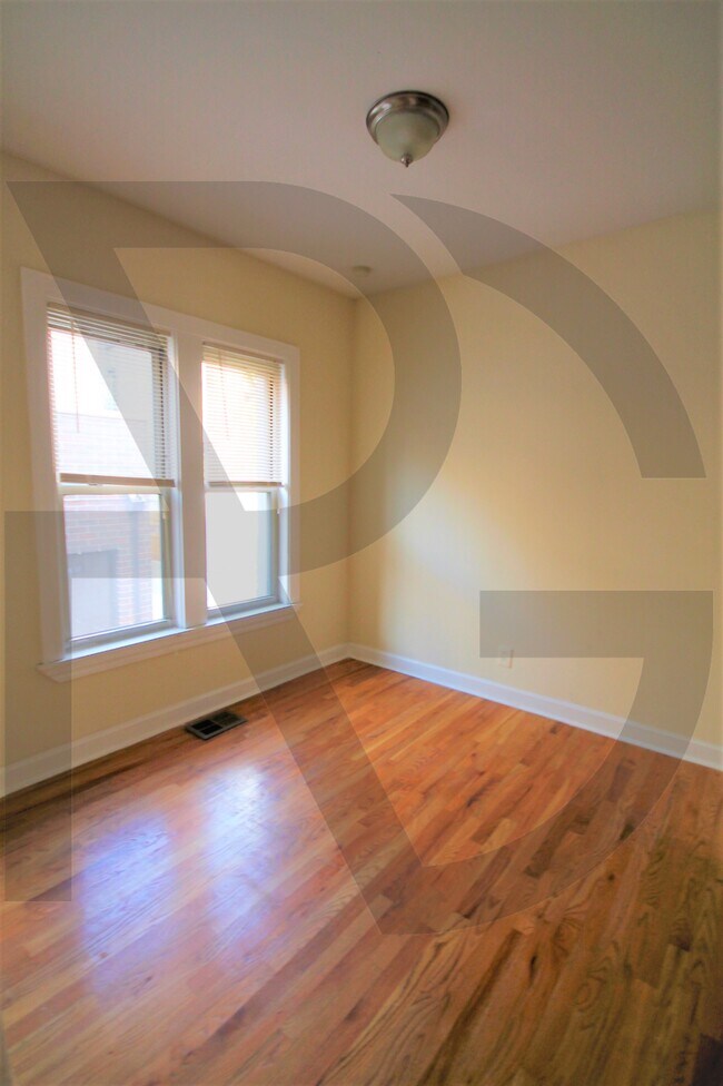 634 W Barry Ave Unit 1E B624, Chicago, IL 60657 Apartments in