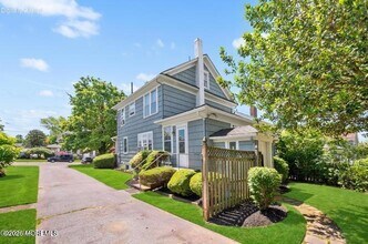 Building Photo - 615 Overton Pl