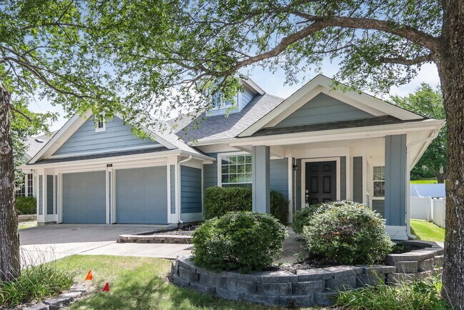 Foto del edificio - 419 Creekview Dr