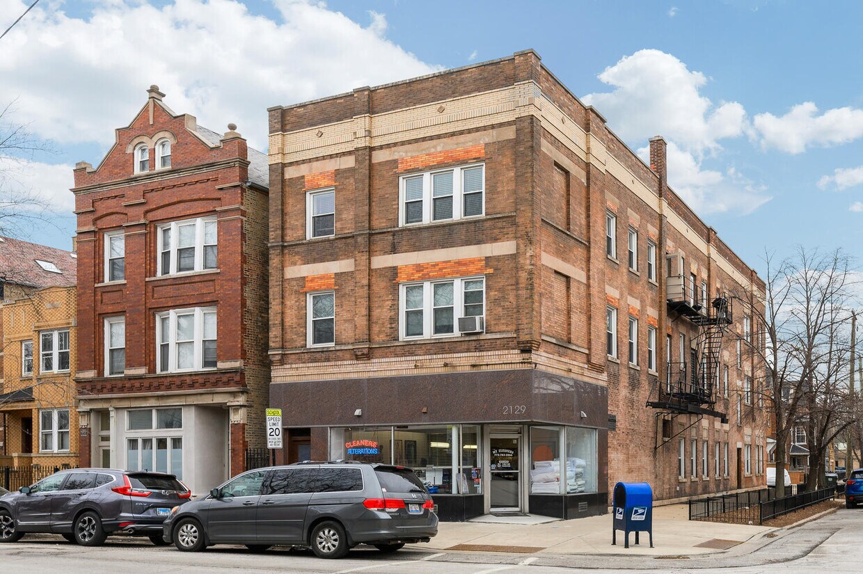 Foto principal - 2150 W Shakespeare Ave