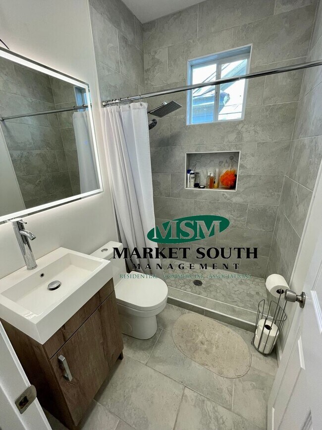Foto del edificio - BEAUTIFUL HOME- AVAILABLE JULY 15