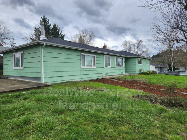 Building Photo - 3089 NE Follett St