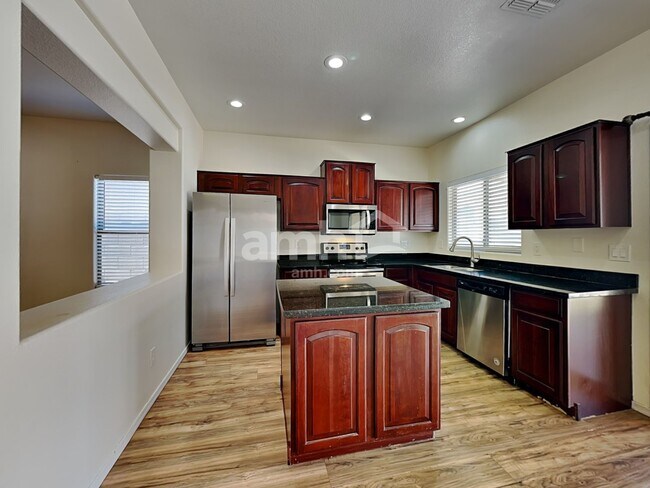 Foto del edificio - 12926 W Whitton Avenue