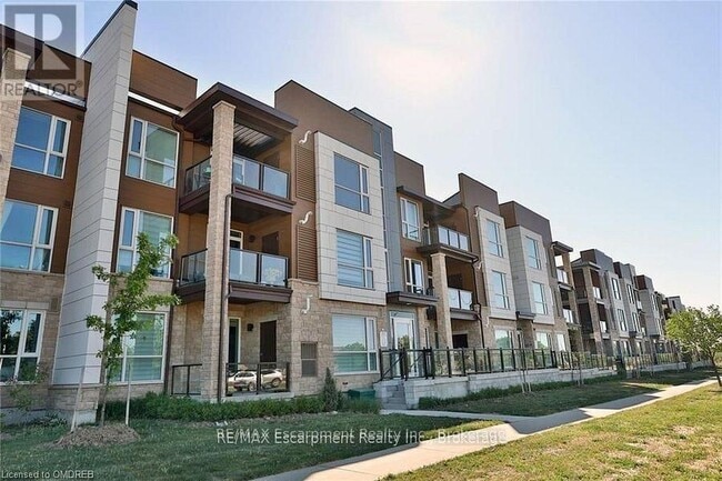 Building Photo - 2393-2393 Bronte Rd