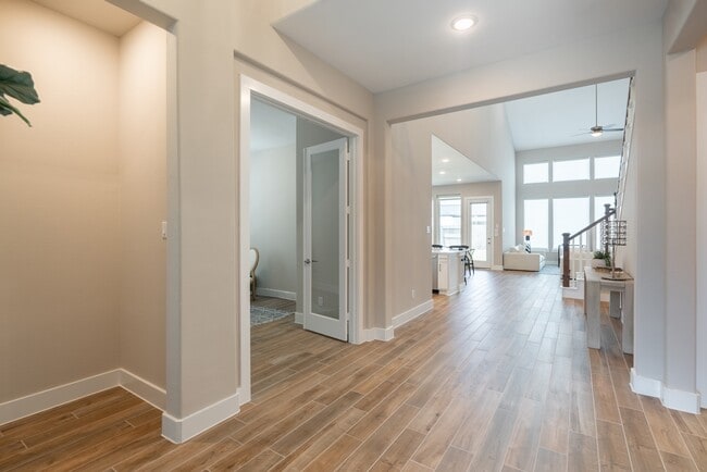 Foto del edificio - 25011 Stella Fls Ln