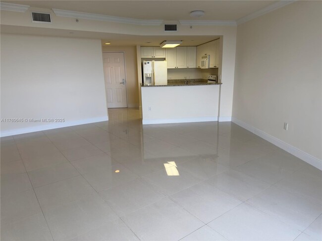 Foto del edificio - 19501 W Country Club Dr