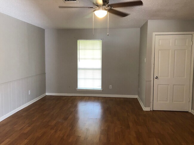 Building Photo - 224 Duhon Rd
