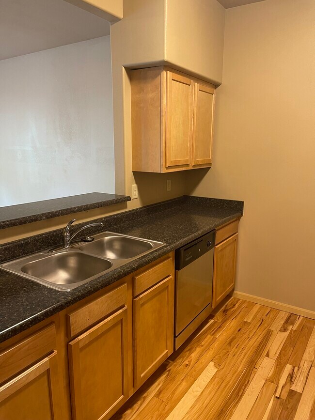 Foto del edificio - 821 E Jefferson St