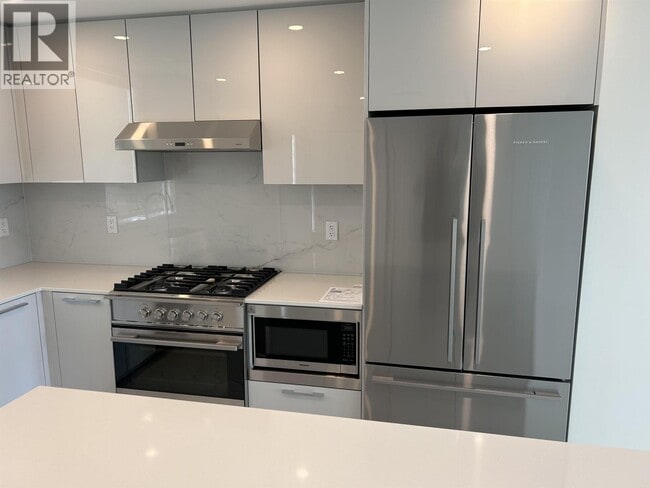 Building Photo - 10333 River Dr