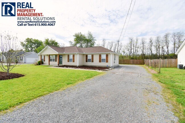 Foto del edificio - Adorable 3 bedroom home in Murfreesboro! Attached garage and fenced in yard!