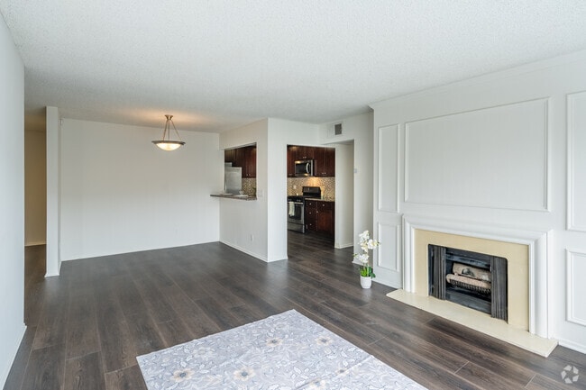 3BR, 2BA - Deauville - 1,300SF - Dining Room and Living Room - Versailles on the Lake Apartments