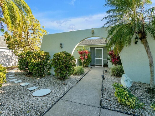 Foto del edificio - 908 SE 35th Terrace