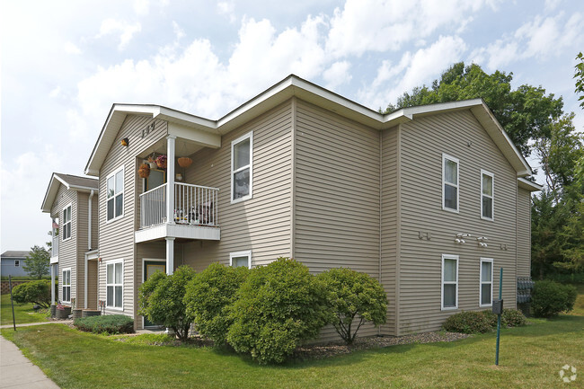 Building Photo - Red Cedar Estates