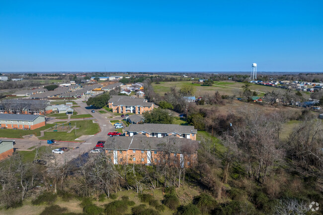 Context and Perspective - Navasota Landing Apartments