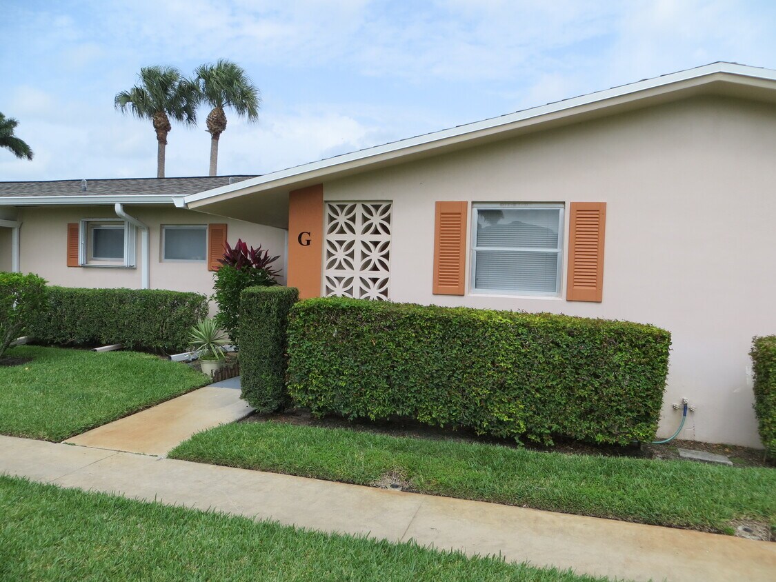 2723 Dudley Dr E Unit G, West Palm Beach, FL 33415 Condo for Rent in