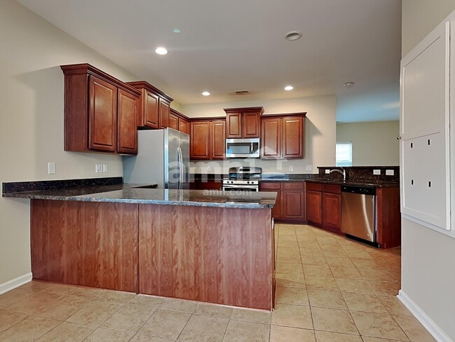 Building Photo - 183 Charlesfort Way