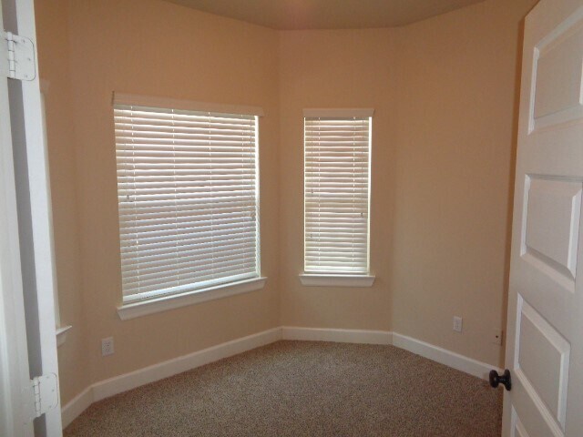 Foto del edificio - 106 Hillandale Ct